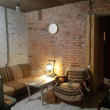 Hostel V Dnepropetrovske Grunge Ngoại thất bức ảnh